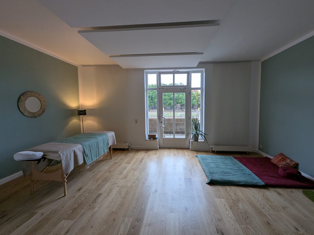 Flussbett Massageraum